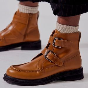 New in Box Island Moto Boots in Caramel Cafe size 8